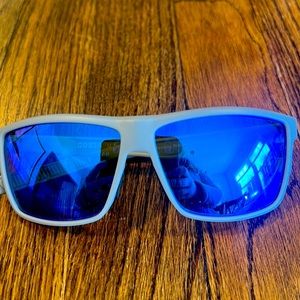 Costa 580P grey with blue lens